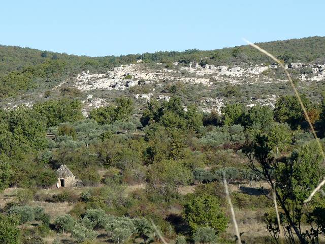 cabanon pointu et les Mourres