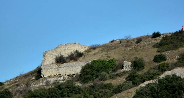 Castelas