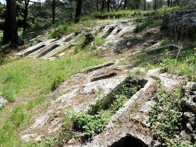 Tombes rupestres