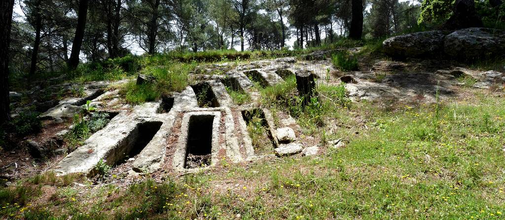 Tombes rupestres